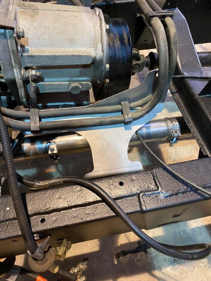 LHS 316 S/S Fuel Tube Support Bracket - LR Defender (07-16) - Image 4