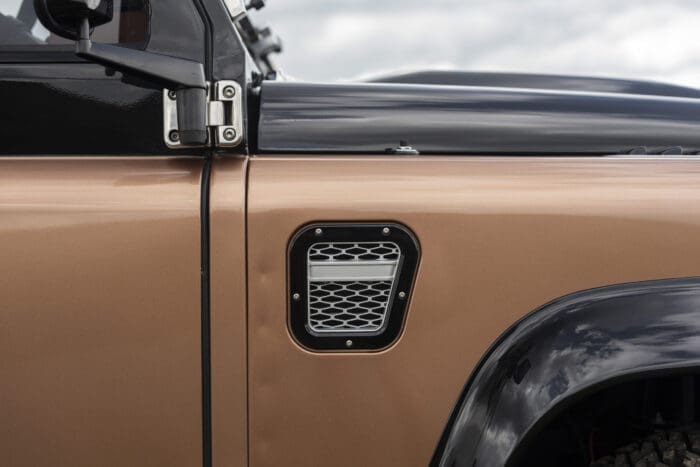 S/S Front Row Door Hinges inc Fixings - LR Defender - Image 3