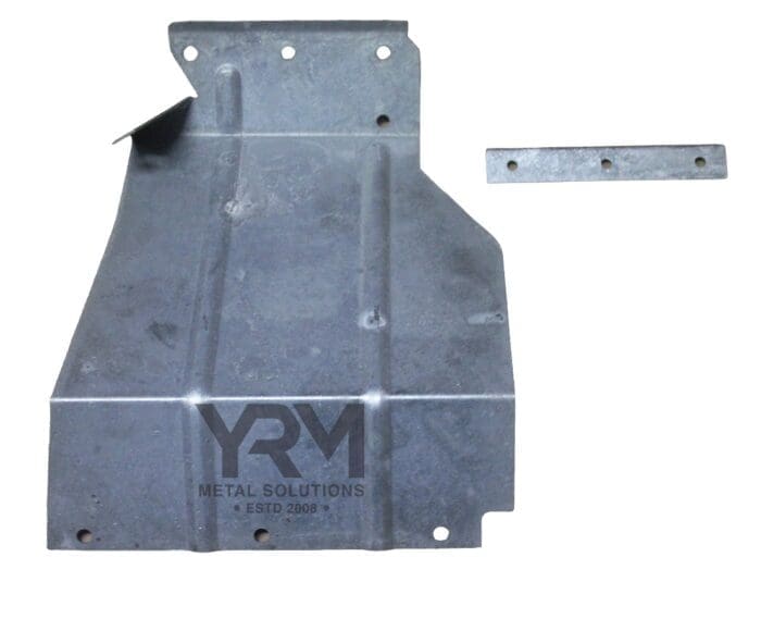 LHS HDG Rear Mud Flap Bracket - LR Discovery 1 (89-98)