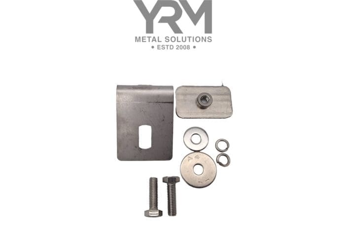 Side Panel to Rear Tub (Centre of Capping) S/S Bracket & Fixing Kit - LR Defender