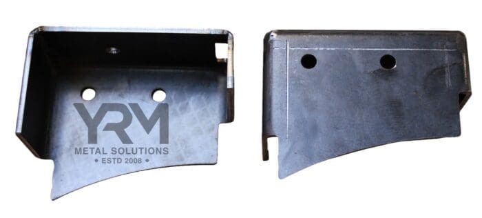 PAIR Anti Roll Bar Bracket, Rear Chassis - LR Defender 90 (pre Td5) - Image 2
