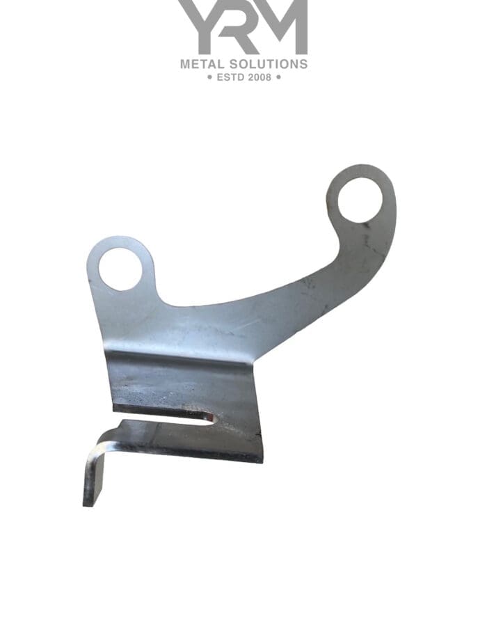 316 S/S 3 Way Bracket Rear Axle, Brake Pipes - LR Defender 110/130